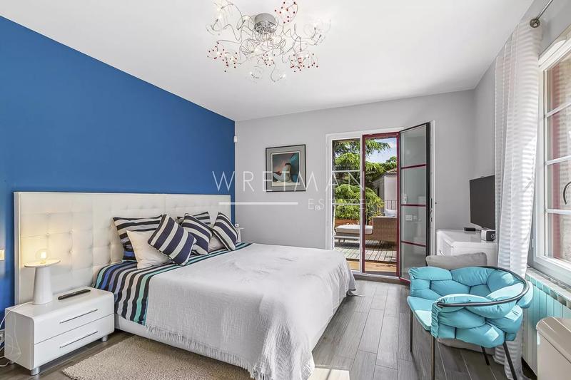 Villa - 270 m² - 7 pièces