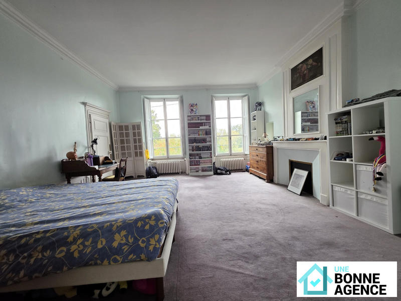 Maison - 340 m² - 9 pièces