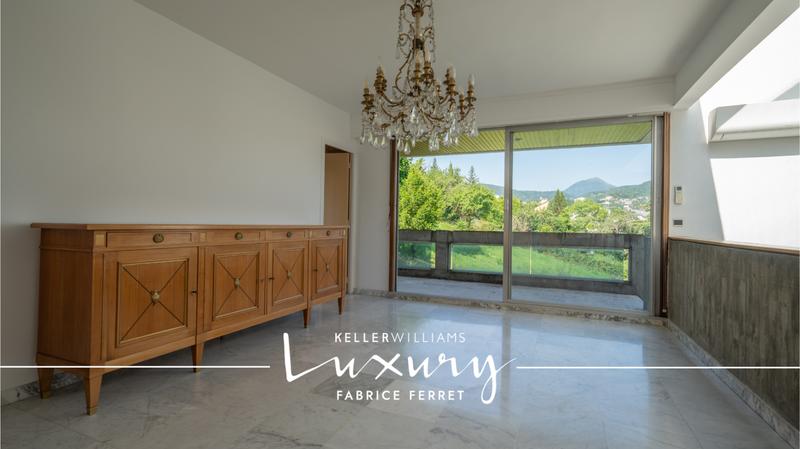 Maison d'architecte - 237 m² - 10 pièces