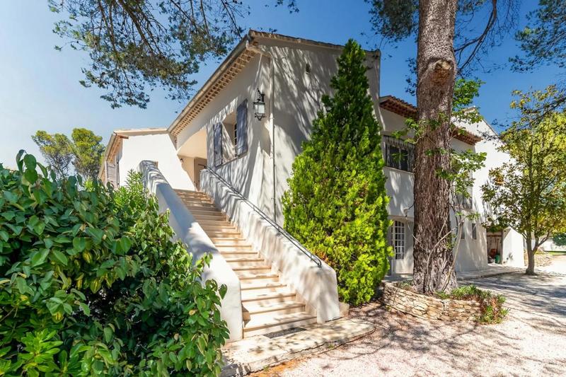 Maison - 500 m² - 8 pièces