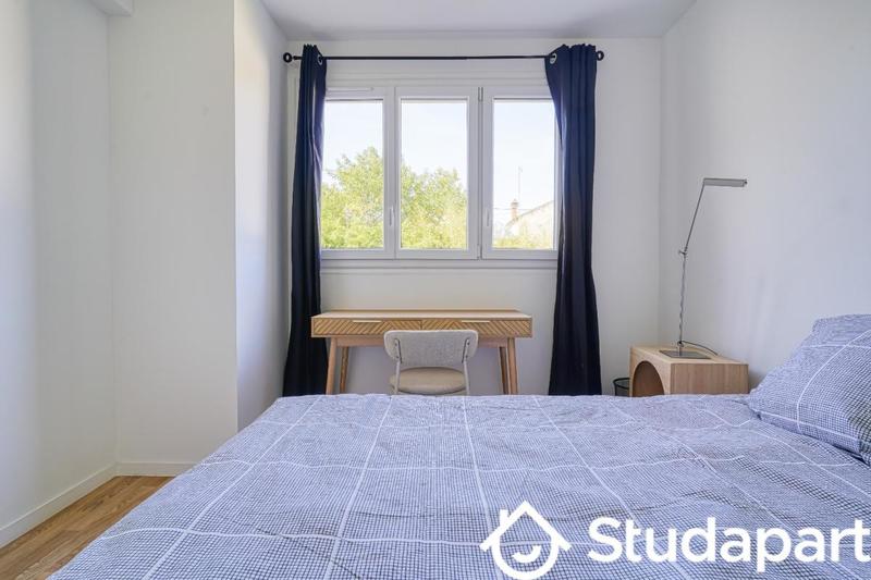 Chambre - 14 m² - 1 pièce