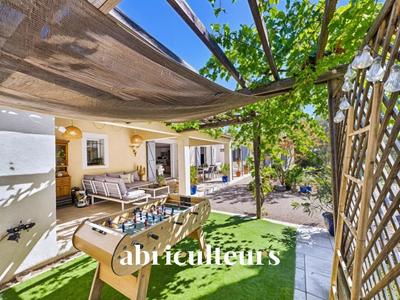 Villa - 261 m² - 12 pièces