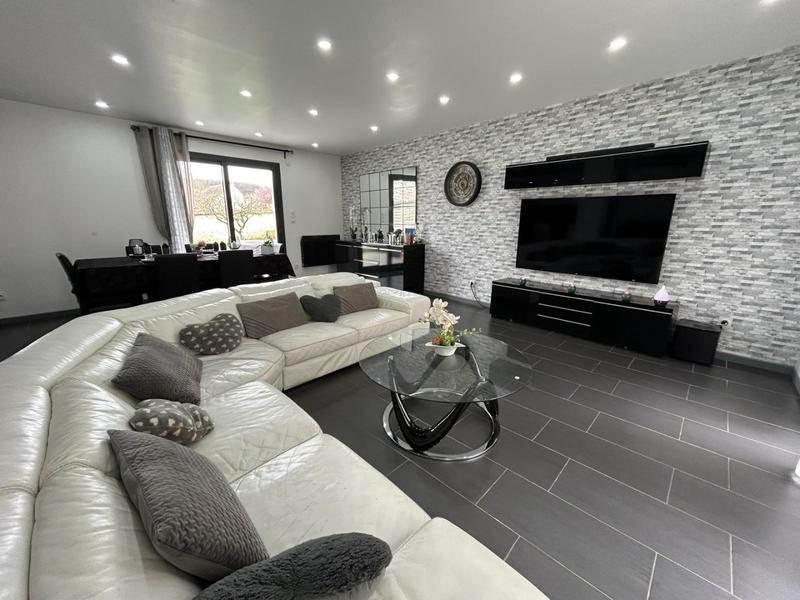 Maison - 160 m² - 8 pièces