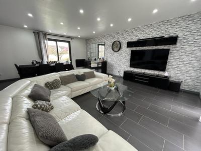 Maison - 160 m² - 8 pièces