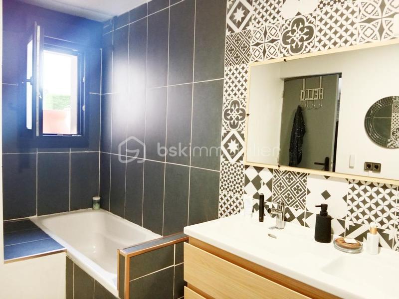 Maison traditionnelle - 70 m² - 3 pièces