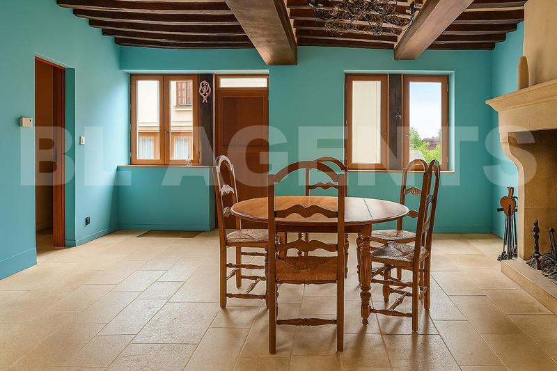 Maison de village - 215 m² - 10 pièces