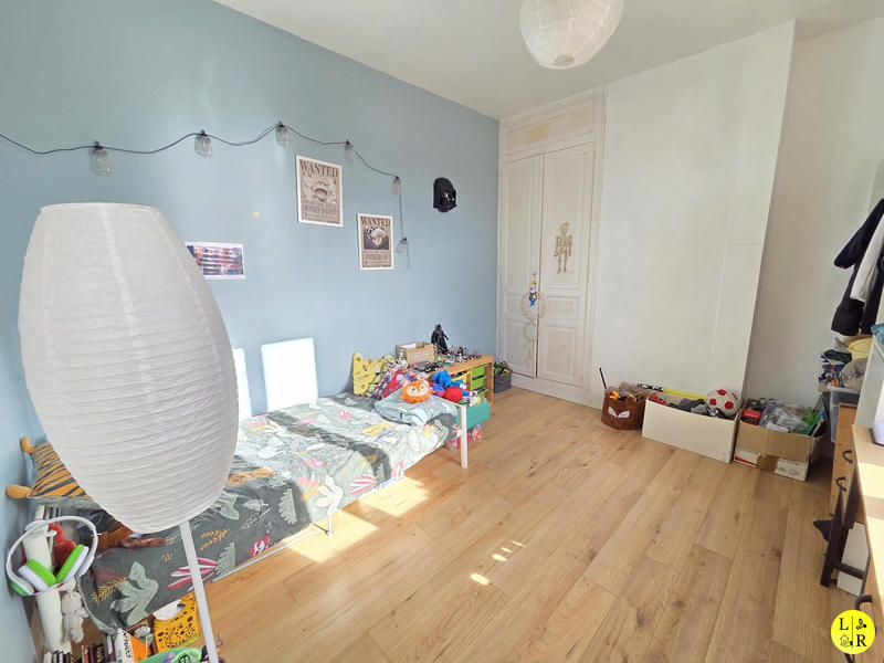 Maison - 248 m² - 9 pièces