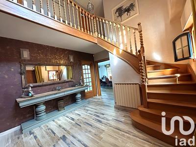 Maison - 199 m² - 9 pièces