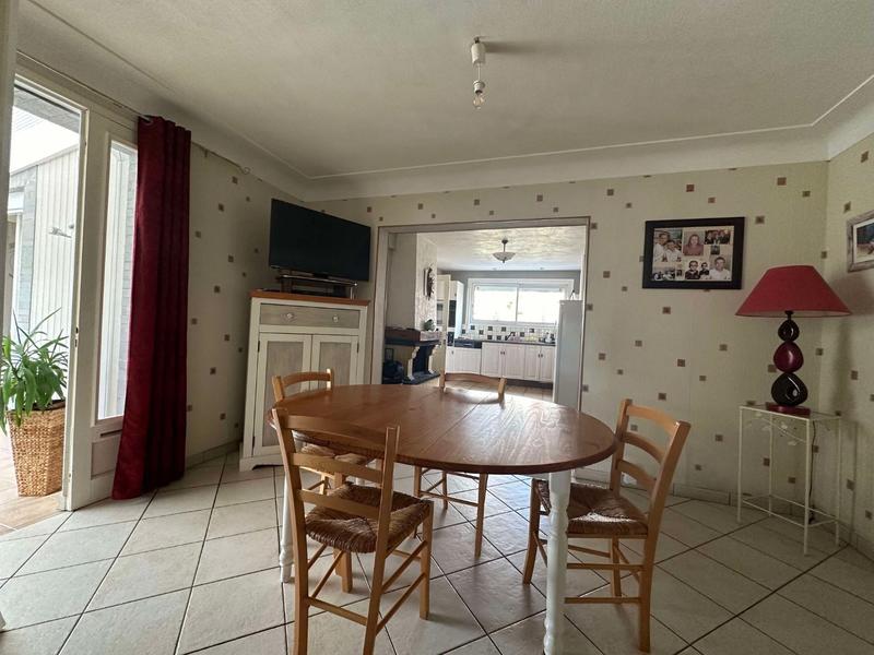 Maison - 218 m² - 10 pièces