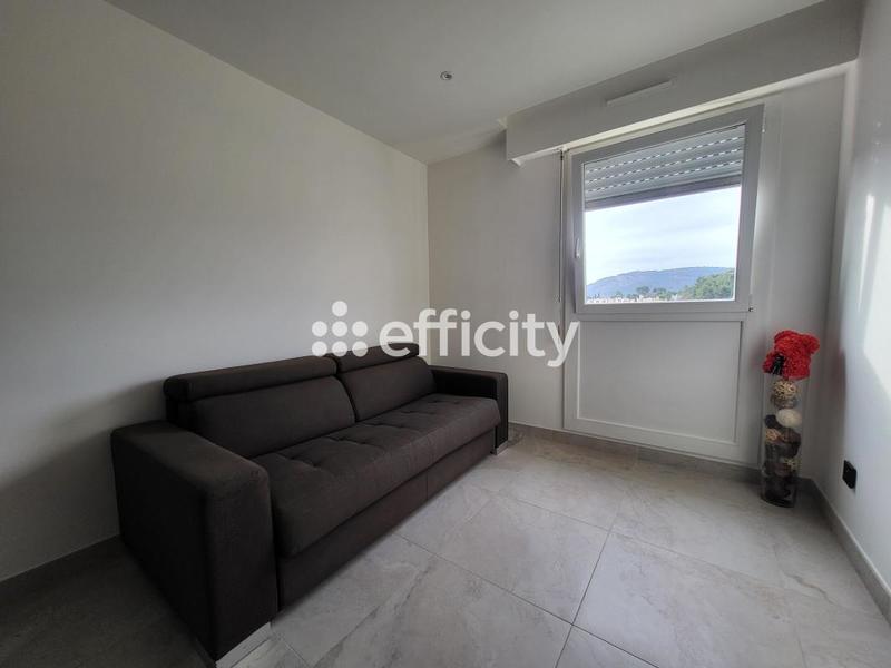 Appartement - 76 m² - 4 pièces