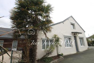 Maison traditionnelle - 310 m² - 13 pièces