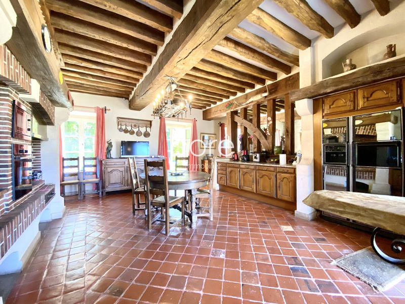 Maison - 300 m² - 10 pièces