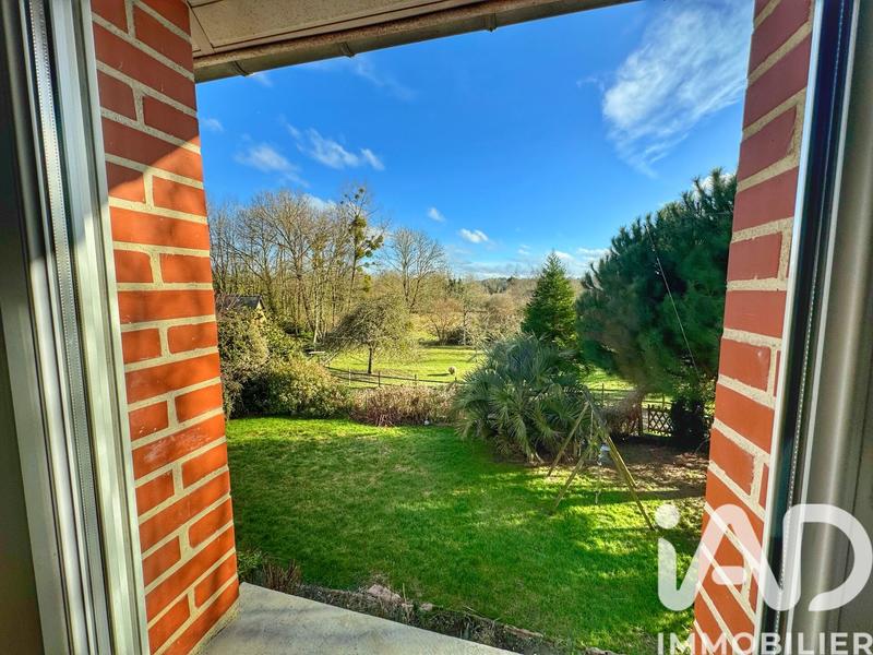 Maison - 230 m² - 8 pièces