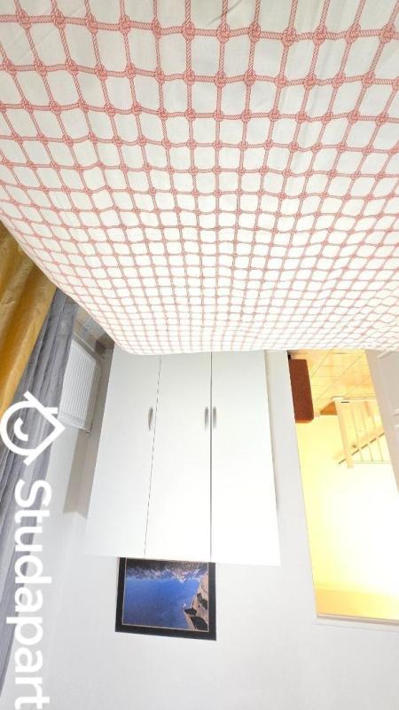 Chambre - 11 m² - 1 pièce