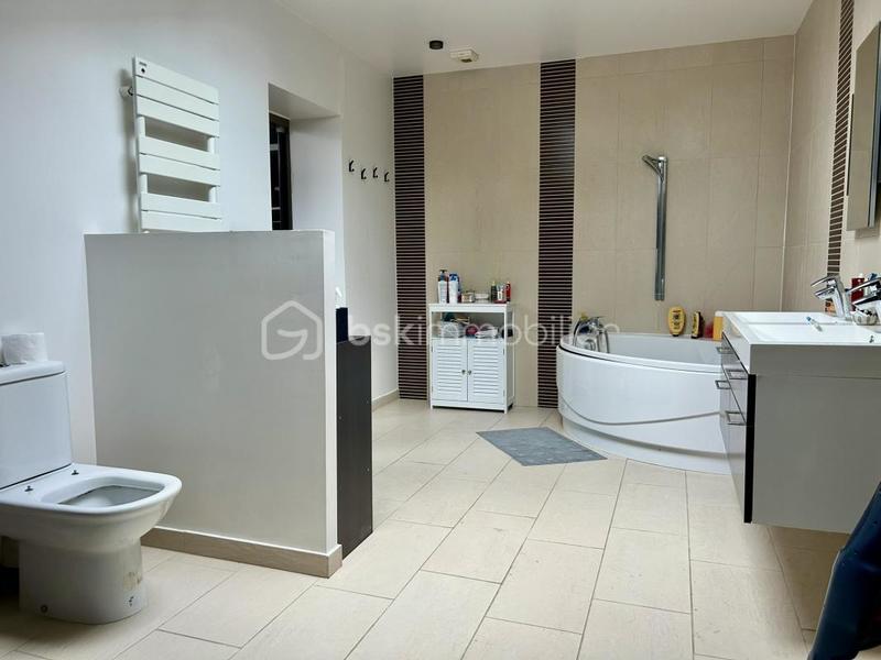 Maison - 166 m² - 6 pièces