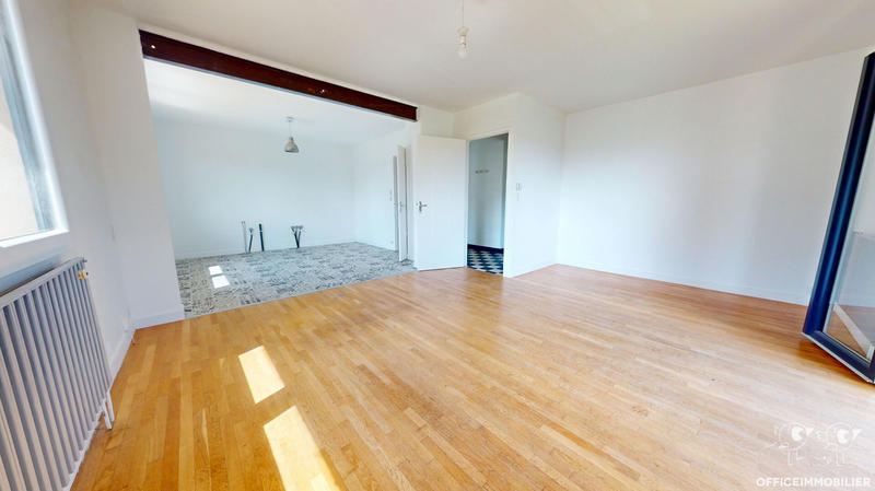 Maison - 95 m² - 5 pièces