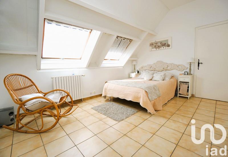 Maison - 200 m² - 8 pièces