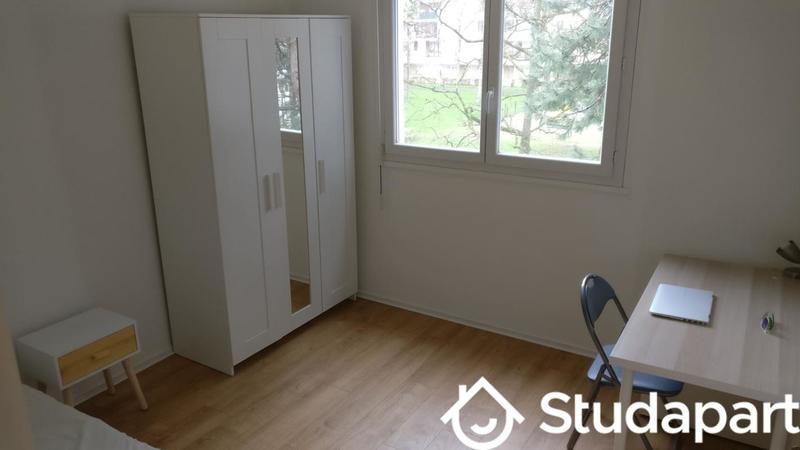 Chambre - 10 m² - 1 pièce