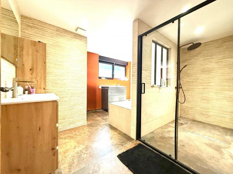 Maison - 285 m² - 7 pièces