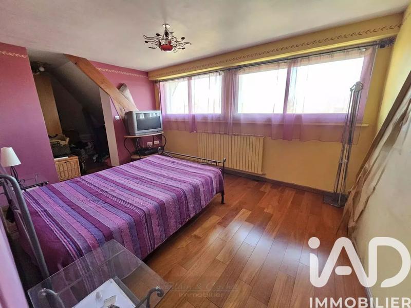 Maison - 215 m² - 9 pièces