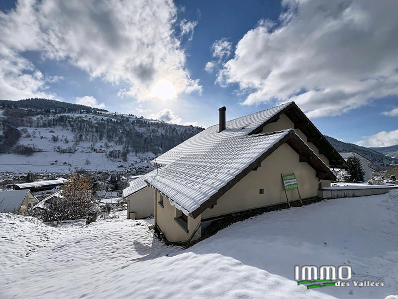 Maison - 260 m² - 6 pièces