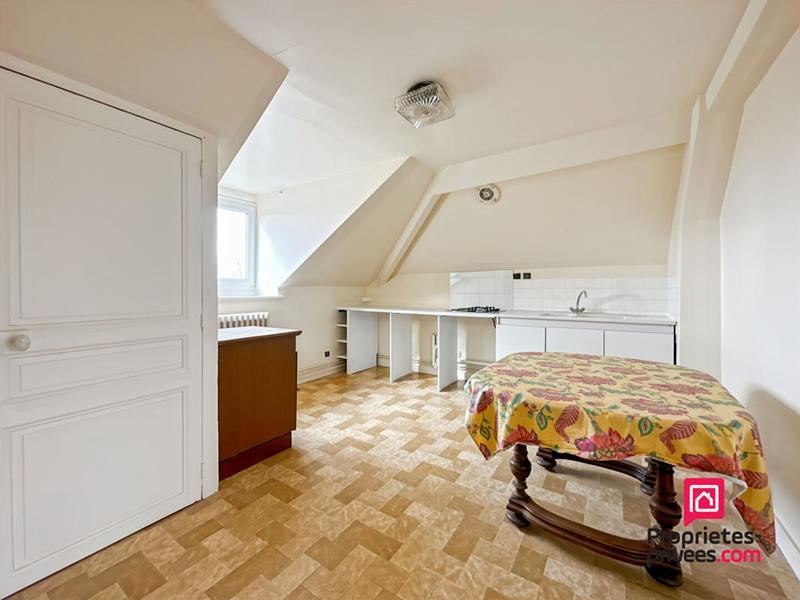 Maison - 200 m² - 8 pièces