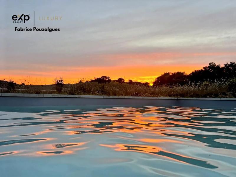 Propriété - 533 m² - 20 pièces