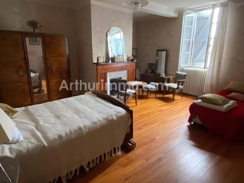 Maison - 400 m² - 12 pièces