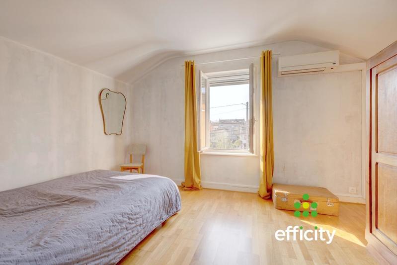 Maison - 102 m² - 5 pièces