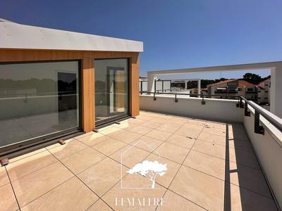 Appartement - 96 m² - 4 pièces