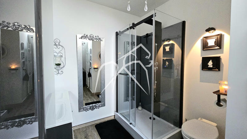 Maison - 148 m² - 8 pièces