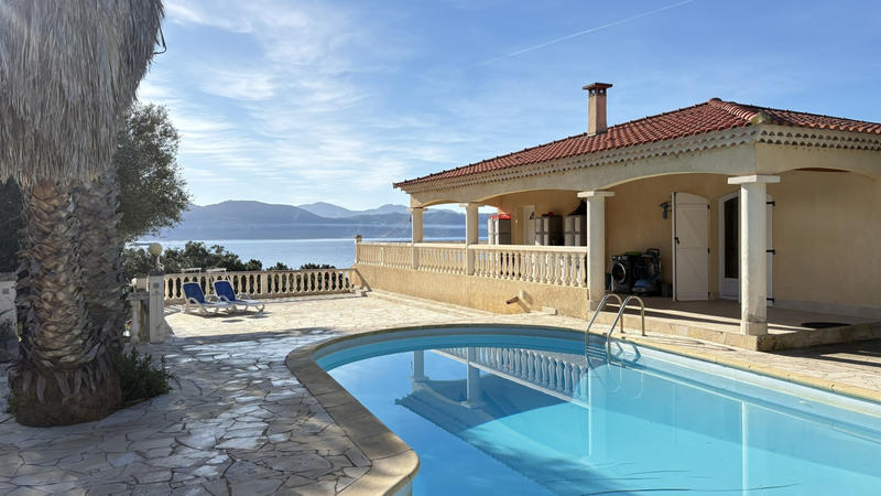 Villa - 249 m² - 11 pièces