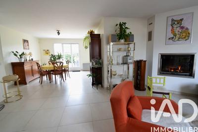 Maison - 95 m² - 5 pièces