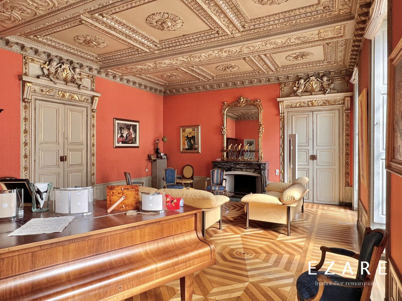 Appartement - 232 m² - 7 pièces