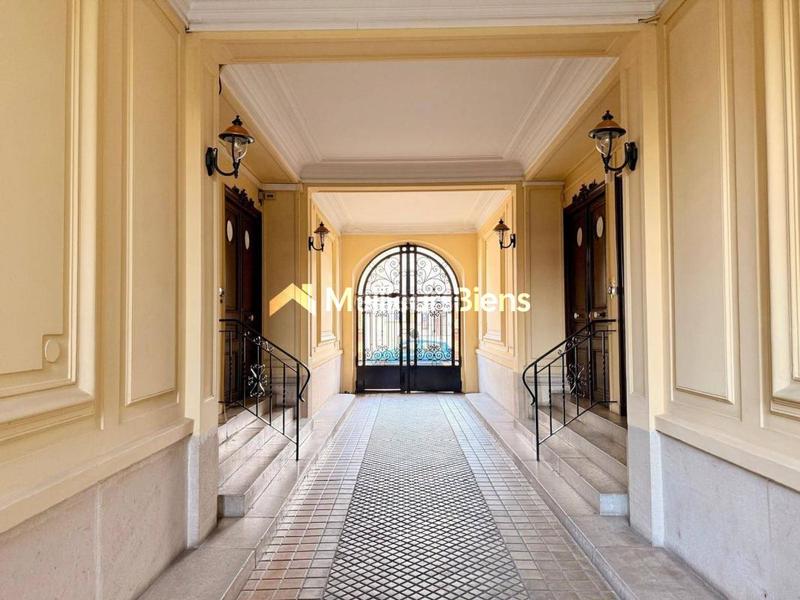 Appartement bourgeois - 96 m² - 4 pièces