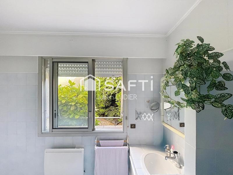 Maison - 212 m² - 6 pièces