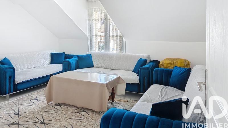 Maison - 280 m² - 16 pièces