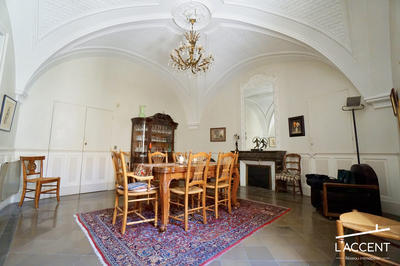 Maison - 437 m² - 14 pièces