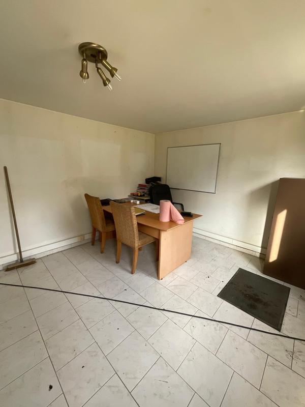 Local commercial - 150 m² - 2 pièces