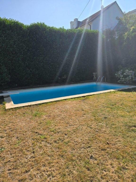 Propriété - 202 m² - 10 pièces