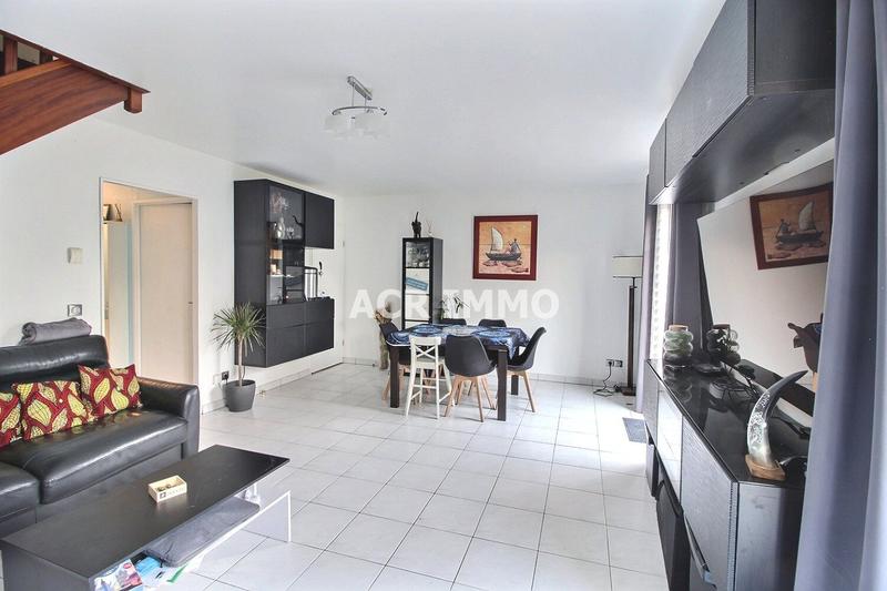 Maison - 92 m² - 5 pièces