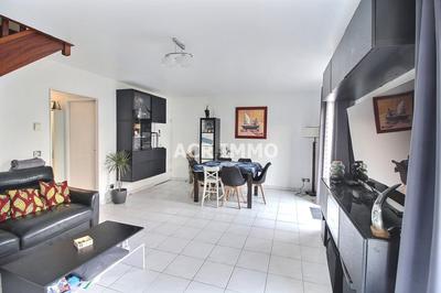 Maison - 92 m² - 5 pièces