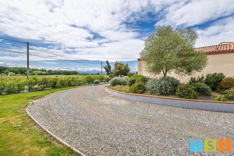 Maison - 200 m² - 5 pièces