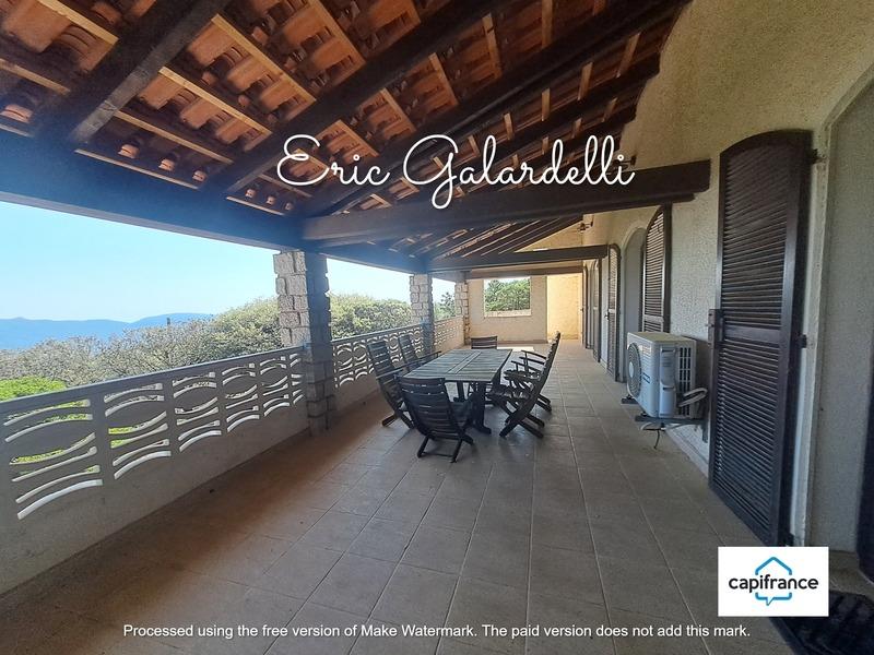 Maison - 328 m² - 12 pièces