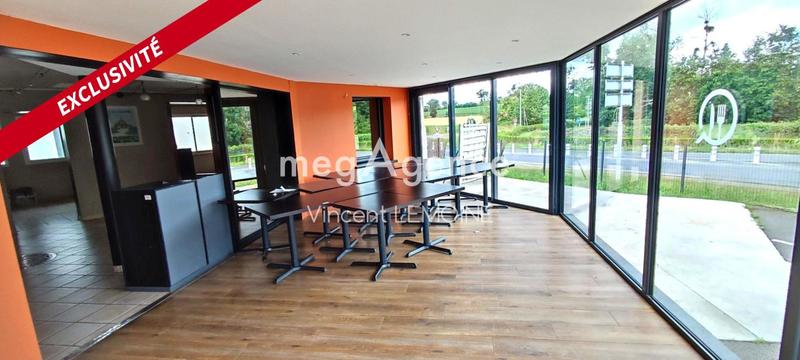 Local commercial - 246 m² - 7 pièces