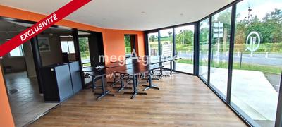 Local commercial - 246 m² - 7 pièces