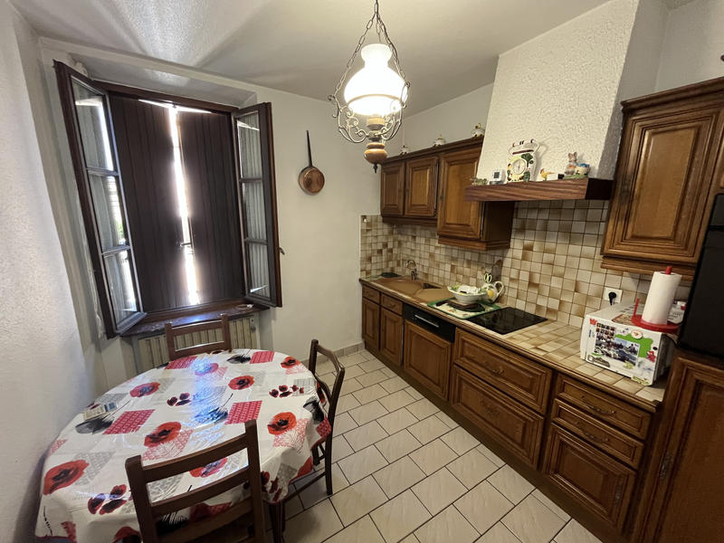 Maison - 220 m² - 7 pièces