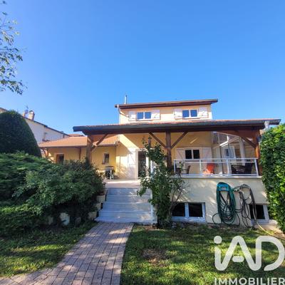 Maison - 184 m² - 6 pièces