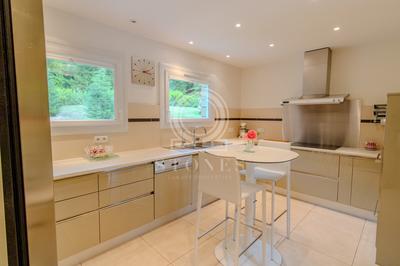 Maison contemporaine - 212 m² - 6 pièces