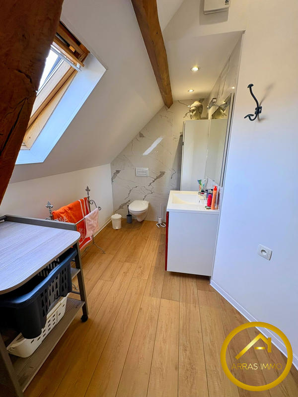 Maison - 260 m² - 8 pièces